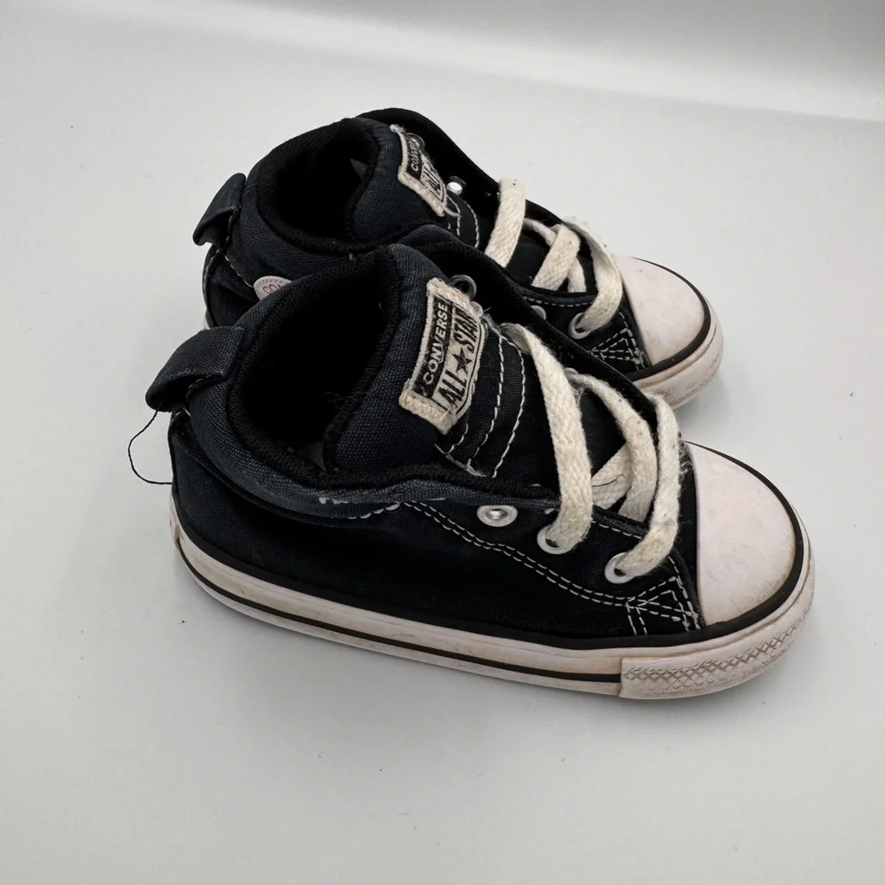 Converse Toddler Boy Girl Size 7 Black and White Kids High Tops Sneakers Shoes